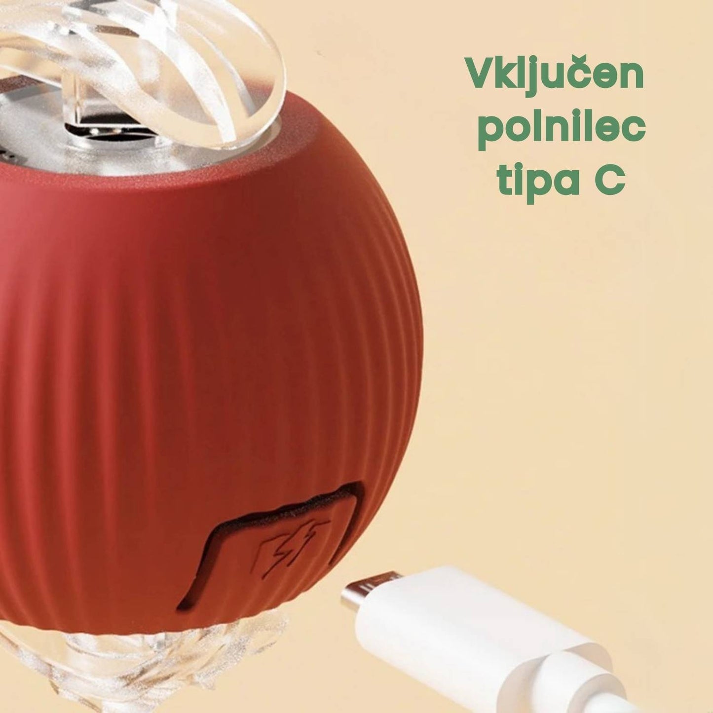 Pametna in interaktivna žogica za vašo mačko – Polnjenje prek USB-ja